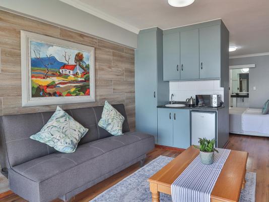 3ColoursBlue Guest House - 270151