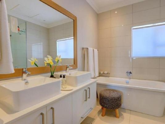 Room image 5