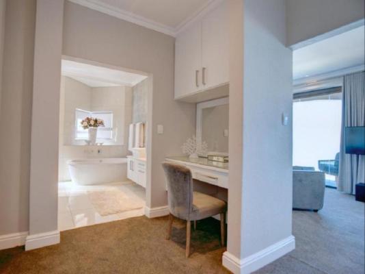 Room image 5