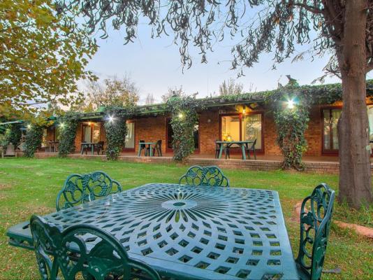 Airport Bird & Game Lodge - 270223