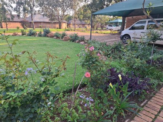 Airport Bird & Game Lodge - 270224