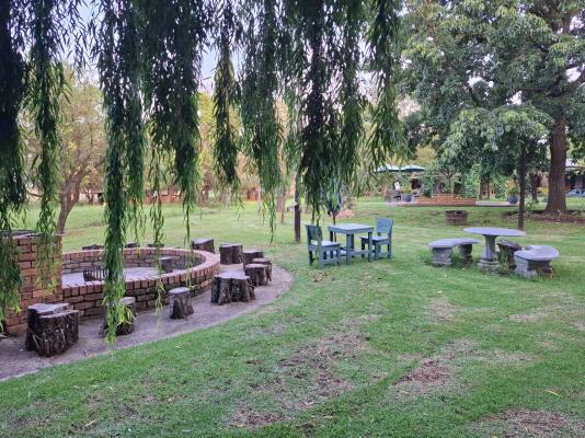 Airport Bird & Game Lodge - 270231