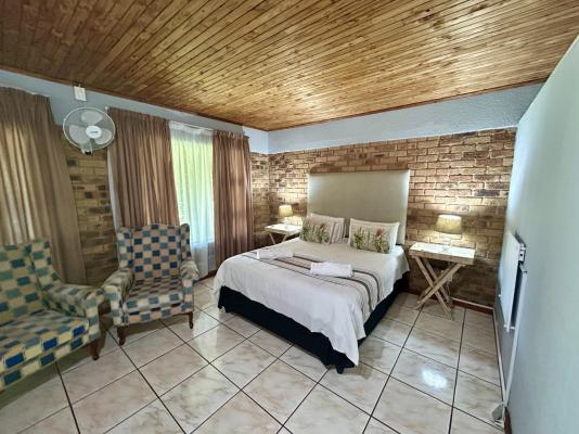 Airport Bird & Game Lodge - 270250