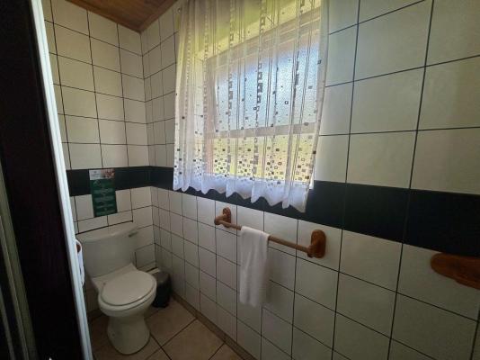 Room image 2