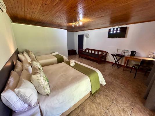 Airport Bird & Game Lodge - 270275