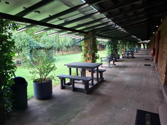 Airport Bird & Game Lodge - 270276