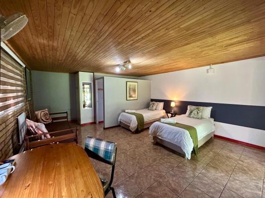 Airport Bird & Game Lodge - 270285