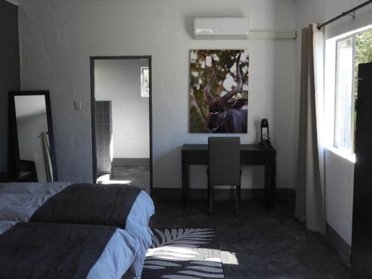 Room image 15