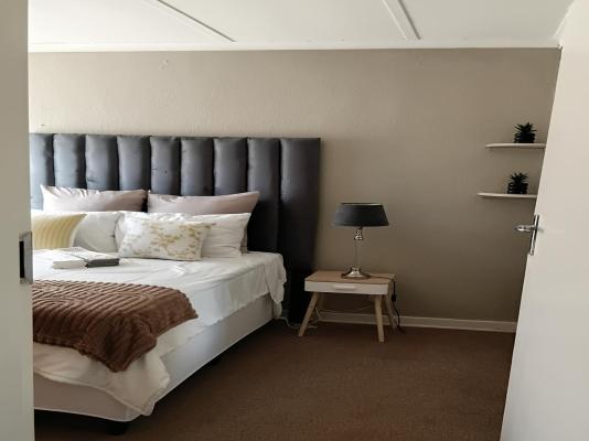 The Rooftop Haven - 270396