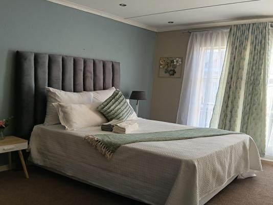 The Rooftop Haven - 270399