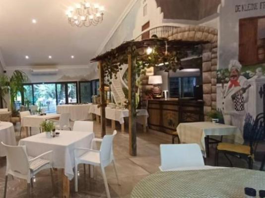 Hartbeespoort Country Hotel & Spa - Dining area