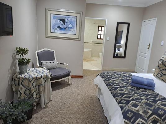 Room image 3