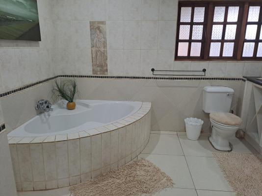 Room image 5
