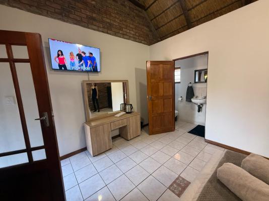 Room image 1