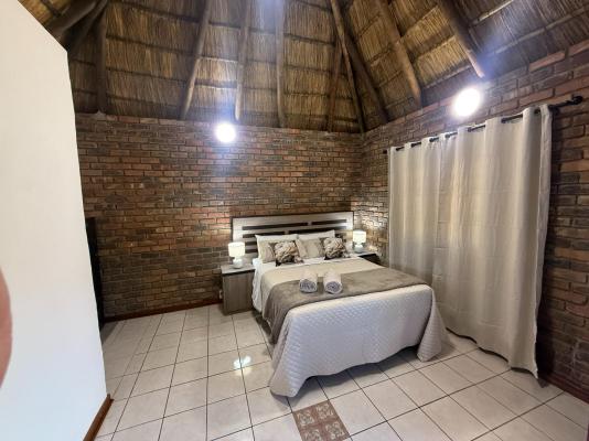 Room image 4