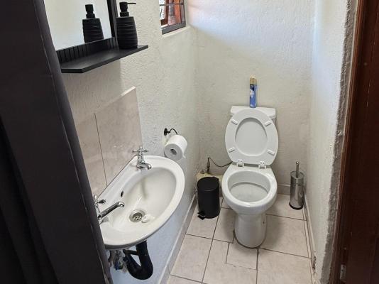 Room image 1