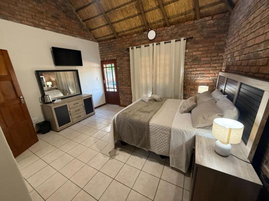Room image 5