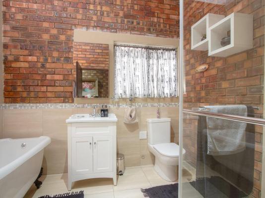 Room image 6