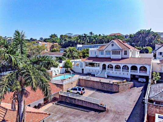 Albion Manor - 270727