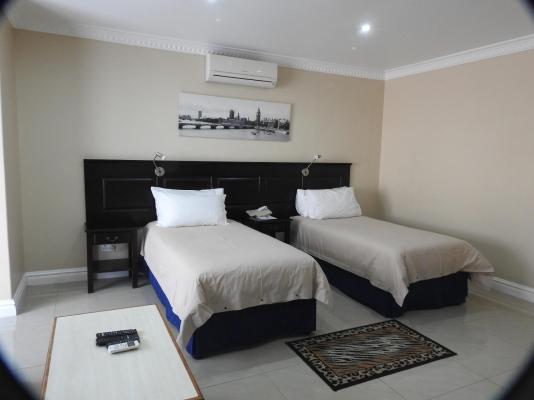 Albion Manor - 270743