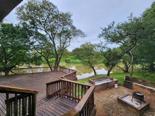 Hippo Water Front Lodge - 270822