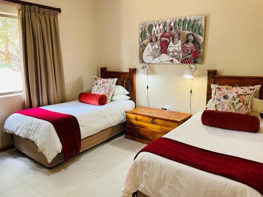 Room image 3