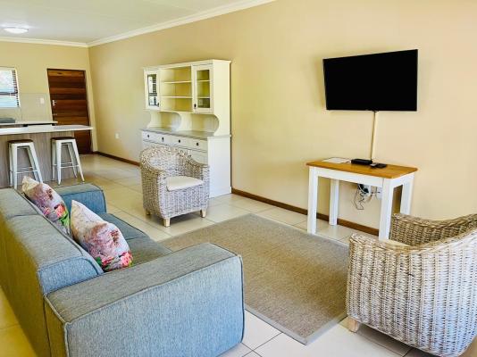 Travalia Guest farm - 270925