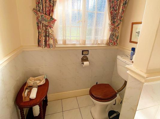 Room image 4