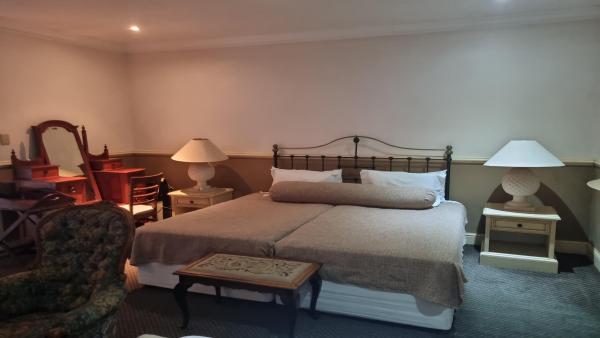 Room image 6