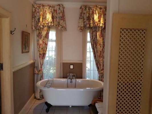 Room image 10