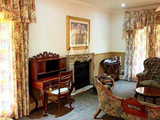 Room image 11