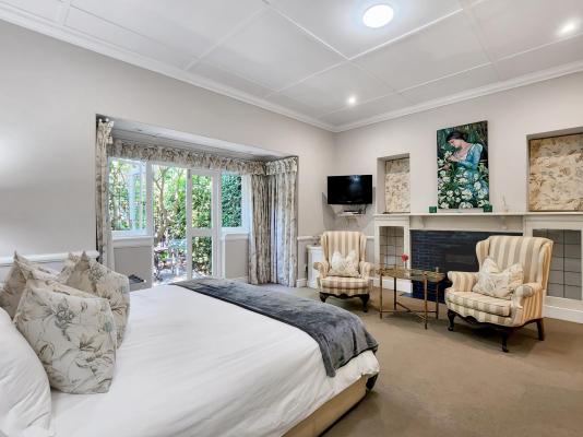 Room image 1