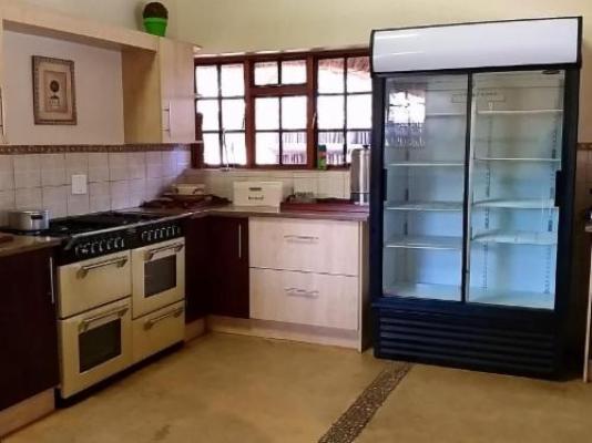 Tjailatyd Bush Lodge - Kitchenette