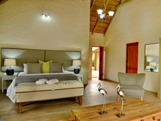 Lion's Den Game Lodge - 271211