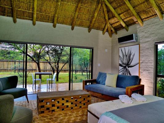 Lion's Den Game Lodge - 271212