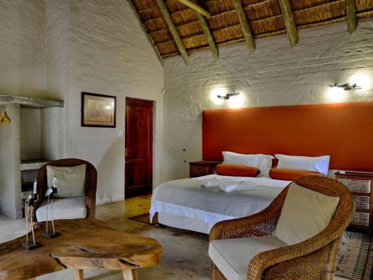 Lion's Den Game Lodge - 271216
