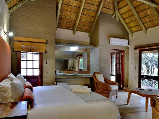 Lion's Den Game Lodge - 271217