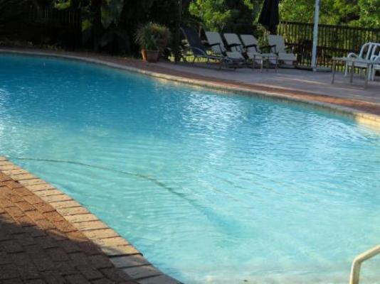 Kiaat Caravan Park - Swimming pool