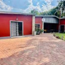 54 River Lodge - Property / Building
