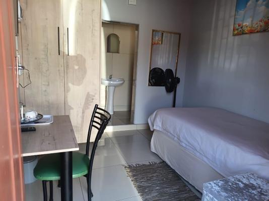 Room image 2