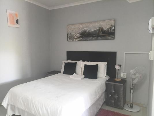 Room image 1