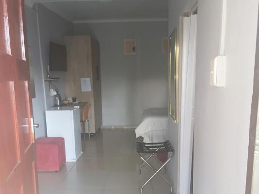 Room image 4