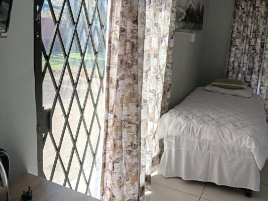 Room image 2