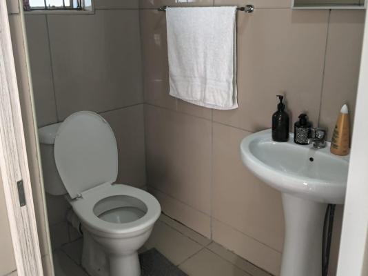 Room image 4