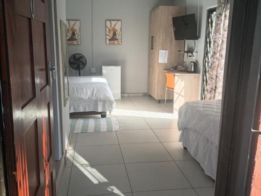 Room image 6