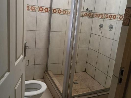 Room image 4