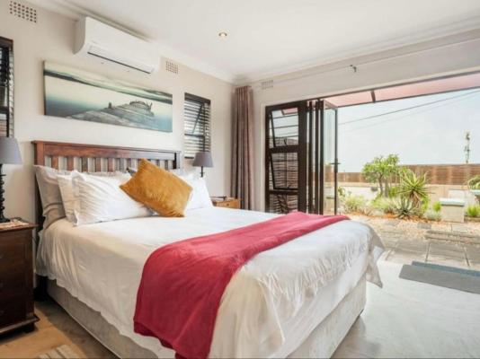 Room image 3