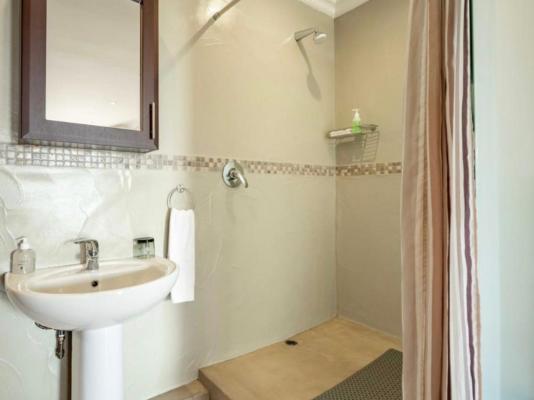 Room image 5