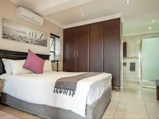 Room image 5