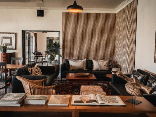 Cape Panorama Lodge - Living Room
